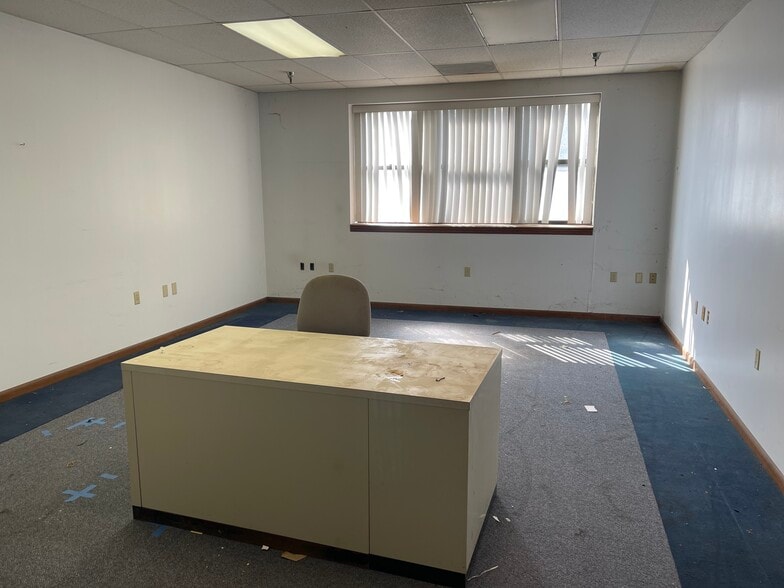 More Photos Of 170 N 17th St, Wheeling Office For Sale