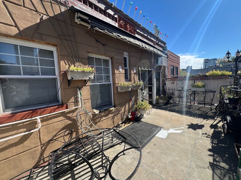 53 Franklin St, Brooklyn, NY 11222 Apartments For Sale