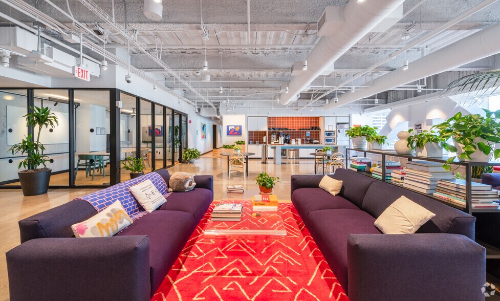 More Photos Of 33 Arch St, Boston Coworking Space