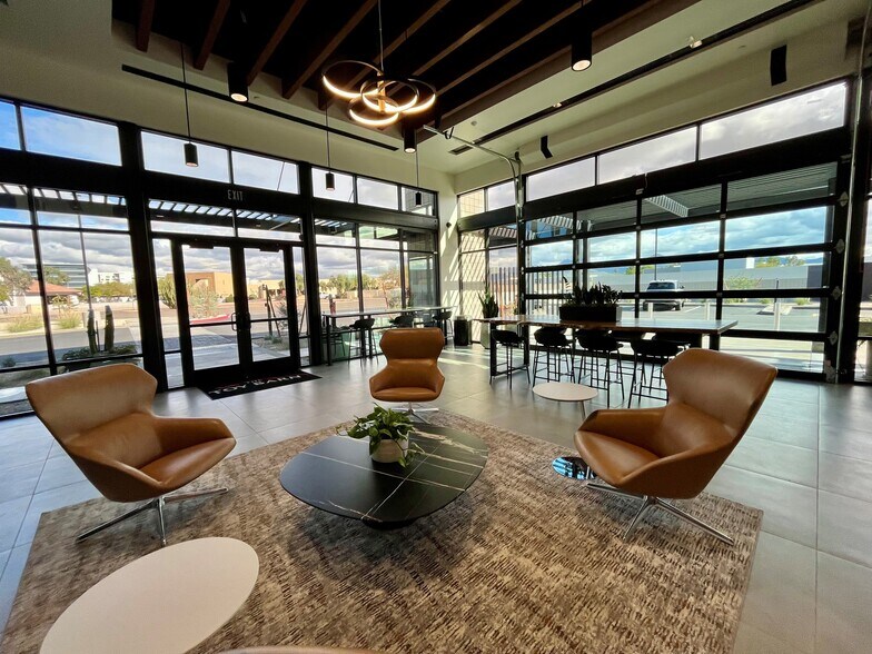 More Photos Of 7317 E Helm Dr, Scottsdale Self Storage For Sale