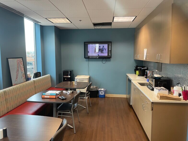 More Photos Of 3833 N Fairfax Dr, Arlington Medical For Lease