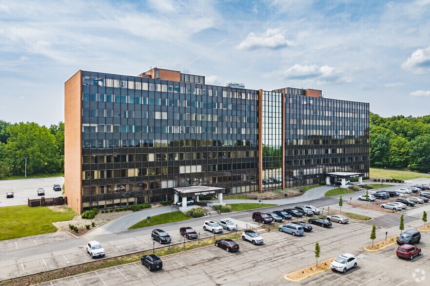 More Photos Of 26300 Euclid Ave, Cleveland Office For Lease