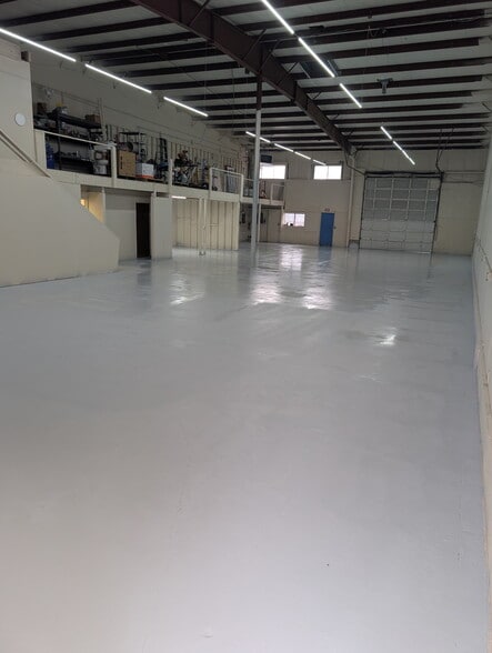 More Photos Of 163 SW Freeman Ave, Hillsboro Warehouse For Lease
