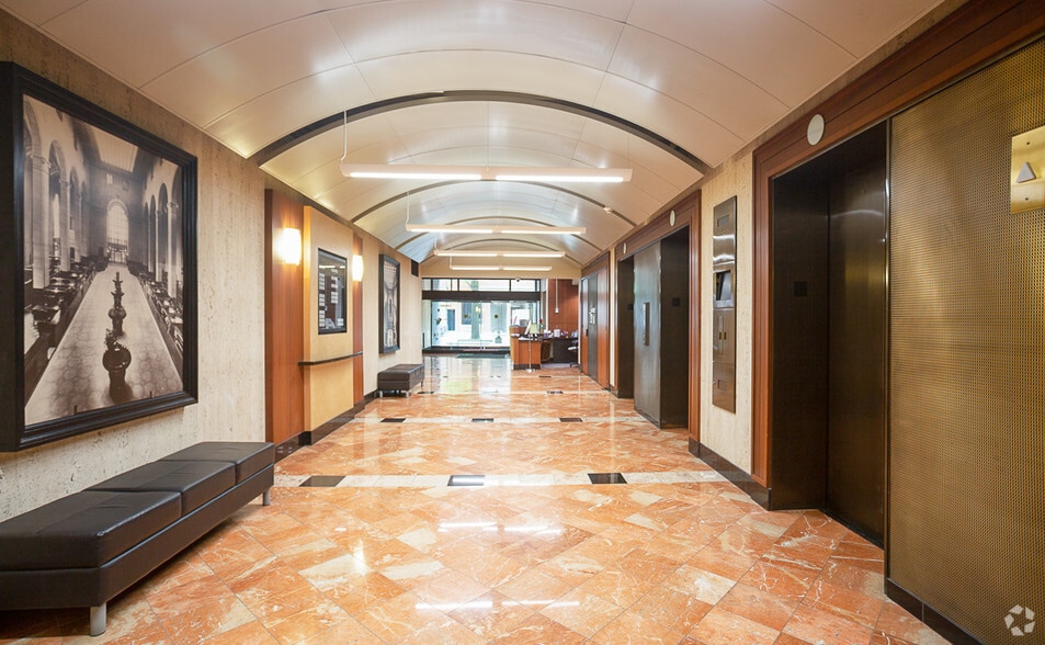 More Photos Of 736 Market St, Chattanooga Office For Lease