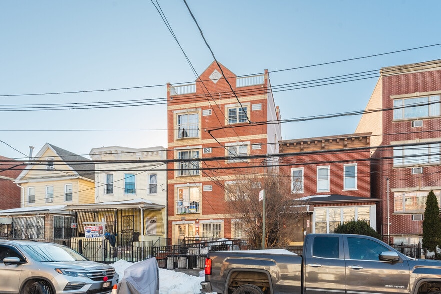 More Photos Of 10430 39th Ave, Corona Apartments For Sale