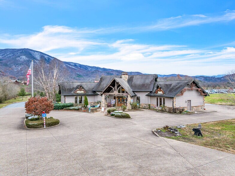 More Photos Of 3293 Wears Valley Rd, Sevierville Lodge Meeting Hall For Sale