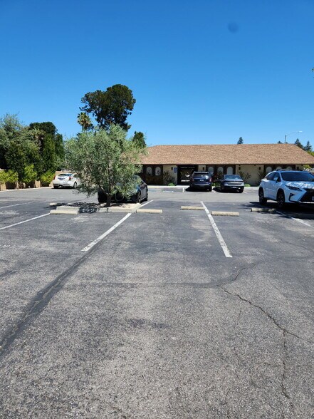 More Photos Of 525 W Remington Dr, Sunnyvale Office For Lease