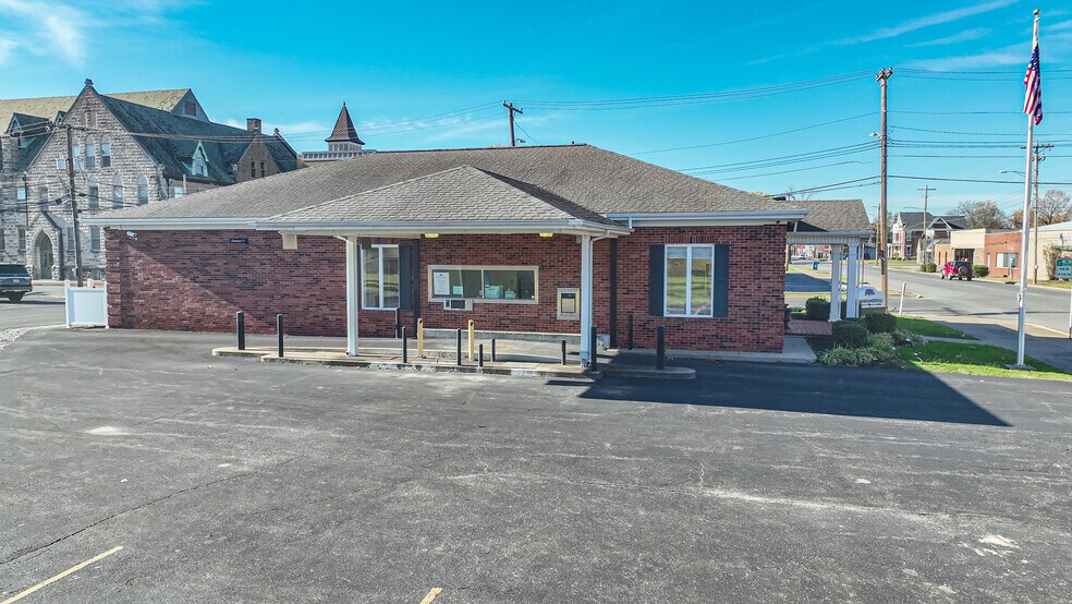 More Photos Of 630 Jefferson St, Paducah Office For Sale