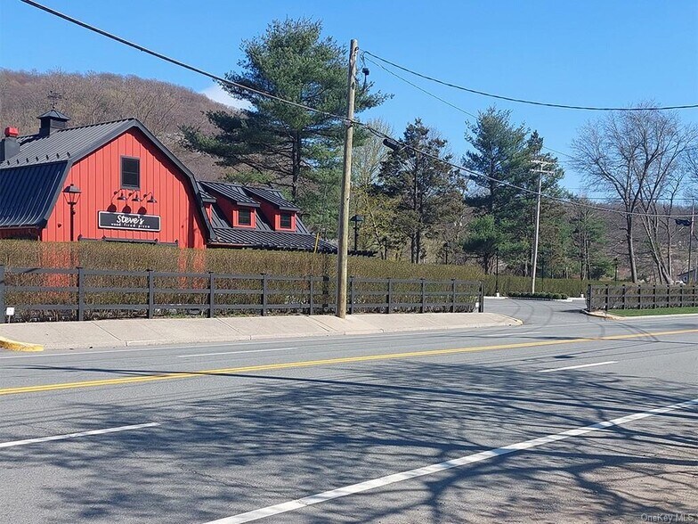 More Photos Of 156 Route 17, Tuxedo Park Restaurant For Sale
