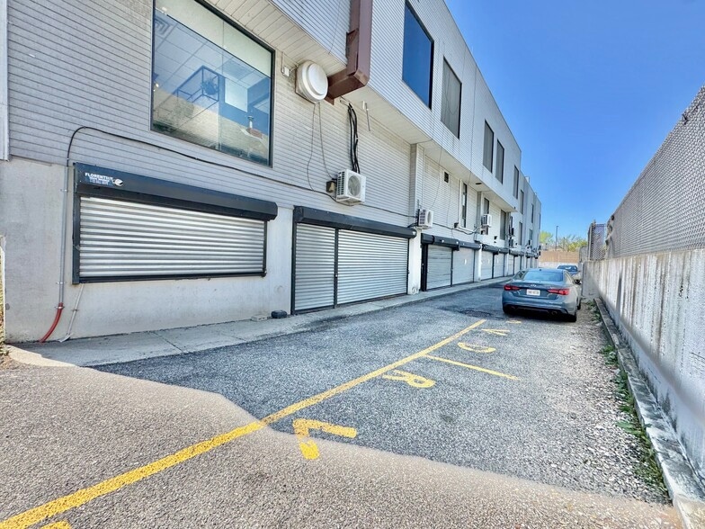 More Photos Of 1267 Forest Ave, Staten Island Storefront Retail Office For Lease