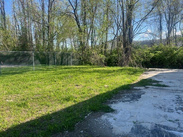 More Photos Of 211 Swans Ln, Saint Albans Industrial For Sale