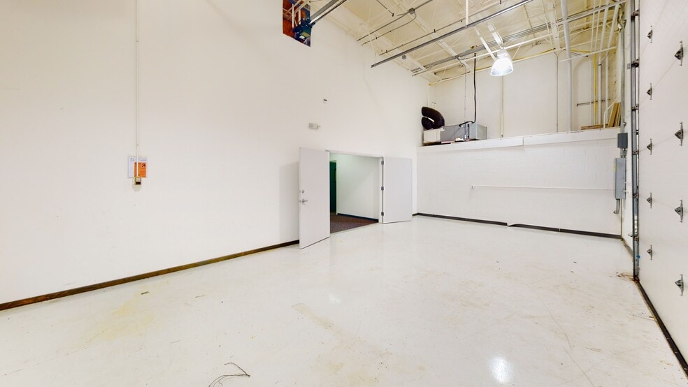 More Photos Of 3225 Southview Dr, Elkhart Medical For Sale