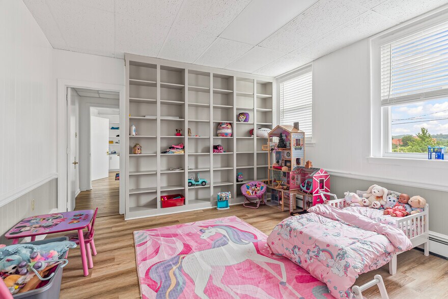 More Photos Of 525 7th St, Altavista Office For Sale