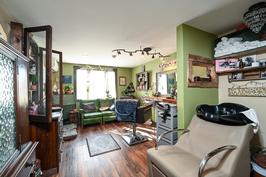 More Photos Of 1934 Lakeshore Rd, Gilford Office For Sale