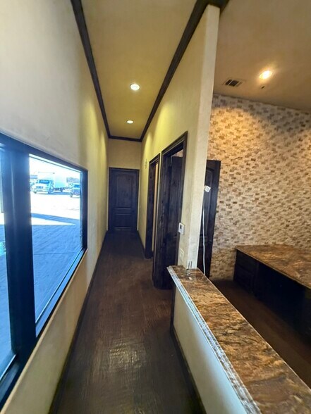 More Photos Of 2801 E Main St, Grand Prairie Manufacturing For Lease