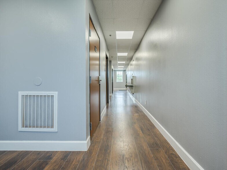 More Photos Of 13802 Ida Ridge Dr, Austin Office Residential For Sale