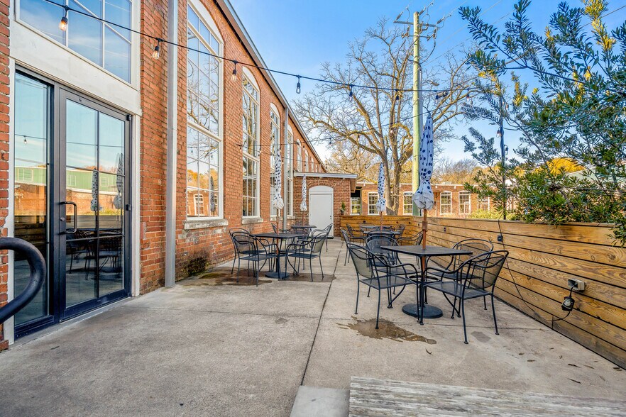 More Photos Of 825 Chattanooga Ave, Dalton Restaurant For Lease