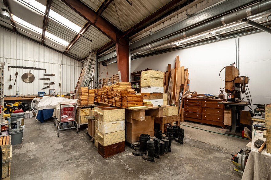 More Photos Of 1176-1180 Shafter Ave, San Francisco Manufacturing For Sale