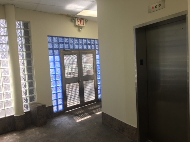 More Photos Of 11311 Jamaica Ave, Richmond Hill Storefront Retail Office For Lease