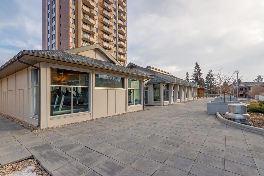 More Photos Of 2105 90 Av SW, Calgary Apartments For Lease