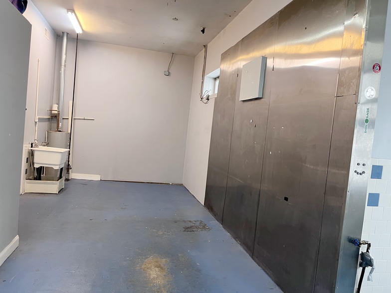 More Photos Of 5536 Steubenville Pike, McKees Rocks Restaurant For Lease