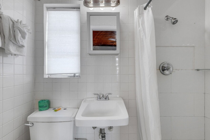 More Photos Of 340 Tamiami Trl S, Venice Hotel For Sale