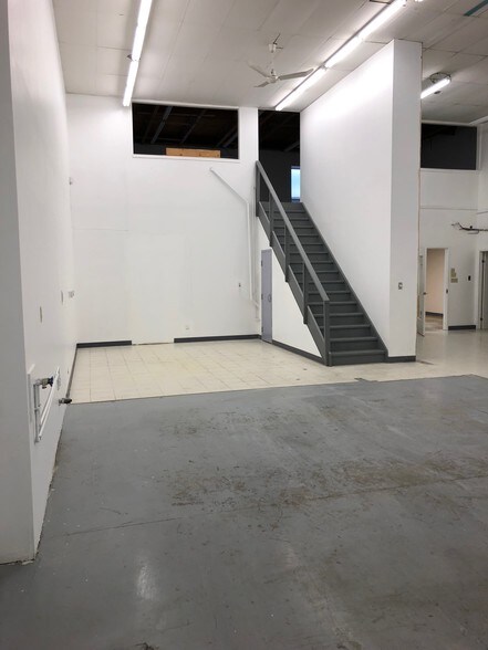 More Photos Of 1919 27th Ave NE, Calgary Warehouse For Sale
