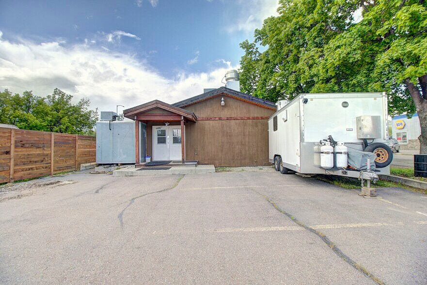 More Photos Of 700 9th St W, Columbia Falls Restaurant For Sale