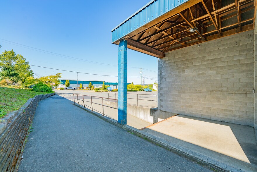 More Photos Of 700 29th St, Courtenay Warehouse For Sale