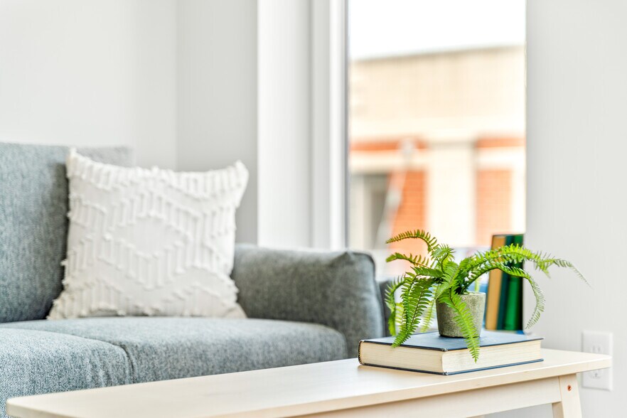 More Photos Of 4600 N Kenmore Ave, Chicago Apartments For Lease
