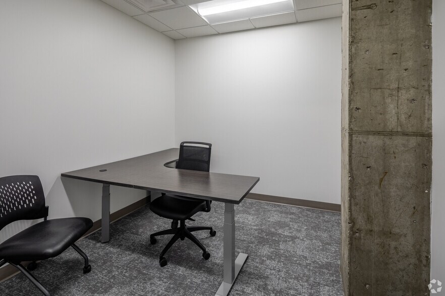 More Photos Of 214 Overlook Cir, Brentwood Office For Sale