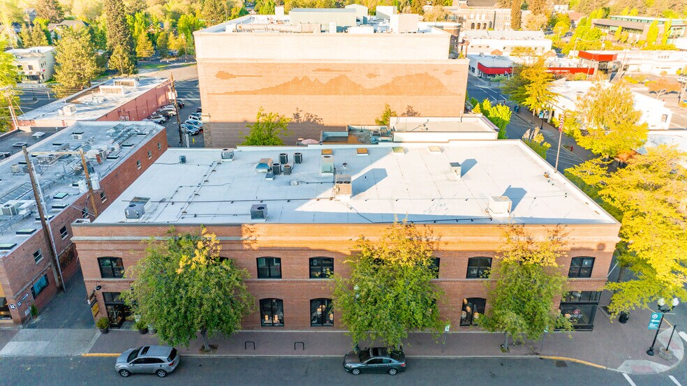 More Photos Of 920 NW Bond St, Bend Unknown For Lease