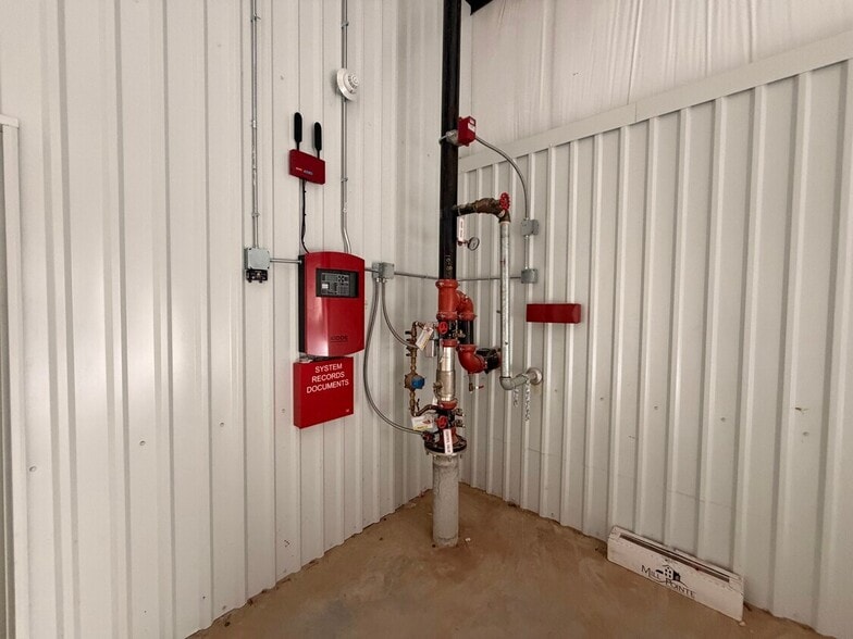 More Photos Of 3522 N Mason Rd, Katy Warehouse For Lease