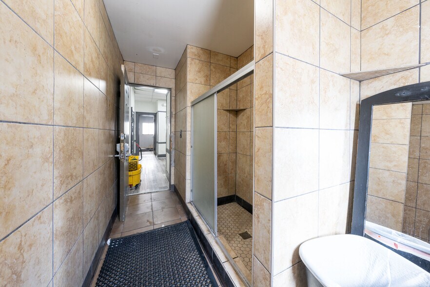 More Photos Of 1231 W 8th St, Los Angeles Apartments For Sale