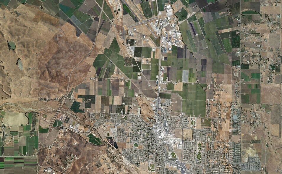 More Photos Of 2401 Bert Dr, Hollister Distribution For Lease