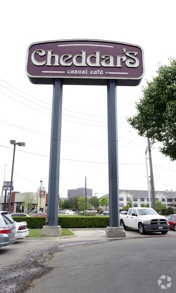 More Photos Of 12355 Greenville Ave, Dallas Restaurant For Lease