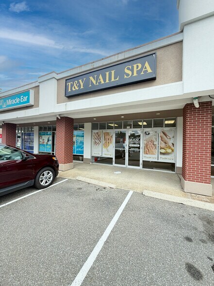 More Photos Of 310 Washington Ave, North Haven Freestanding For Lease