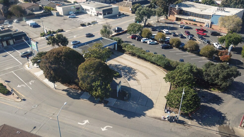 More Photos Of 27 John St, Salinas Bank For Sale