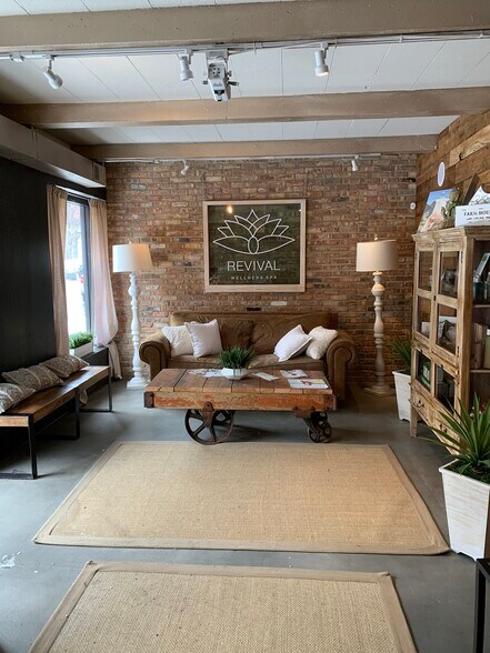 More Photos Of 4507-4515 N Kedzie Ave, Chicago Warehouse For Sale