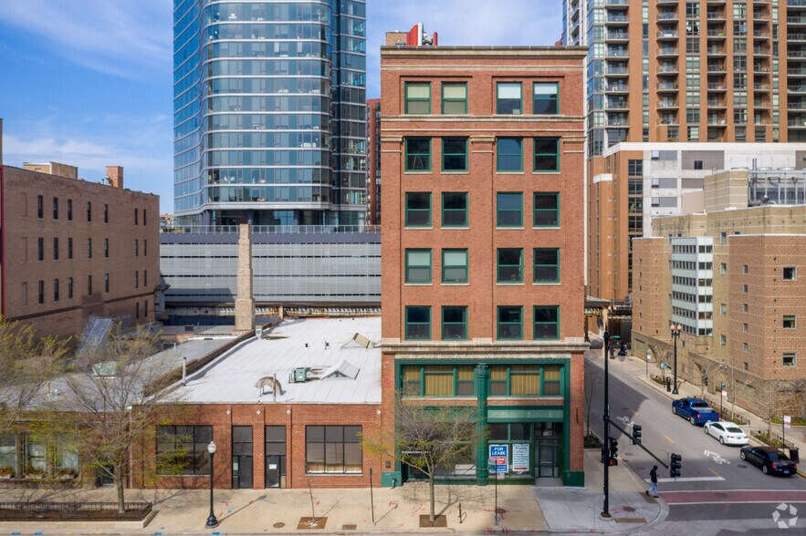 More Photos Of 900 S Wabash Ave, Chicago Apartments For Lease