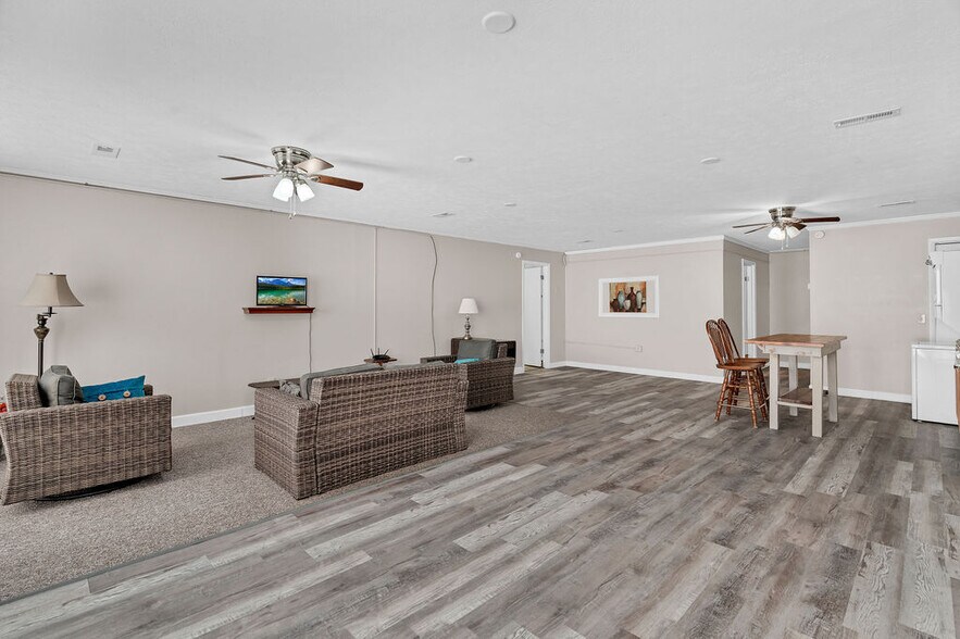 More Photos Of 973 W Main St, Abingdon Specialty For Sale