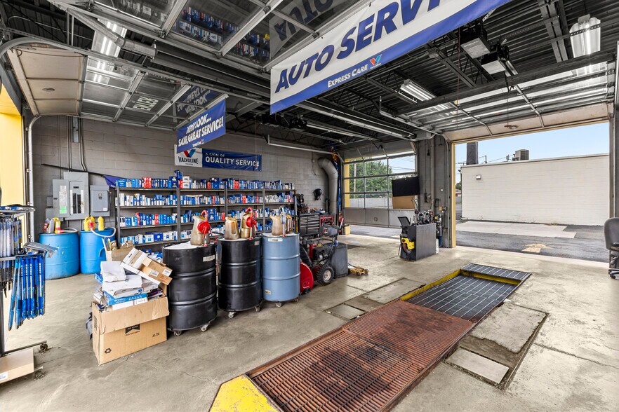 More Photos Of 8332 E 12 Mile Rd, Warren Service Station For Sale