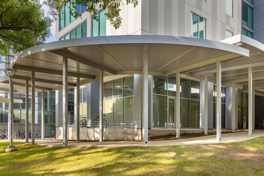 More Photos Of 6919 Main St, Houston Apartments For Lease