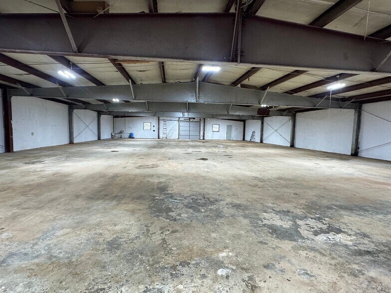 More Photos Of 591 Walker Rd, Columbus Light Manufacturing For Lease