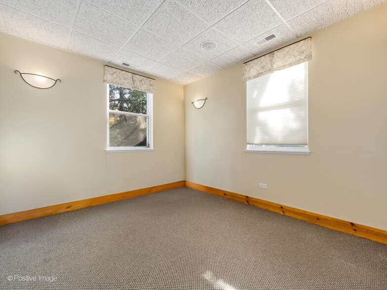 More Photos Of 1125 N Delany Rd, Gurnee Medical For Sale