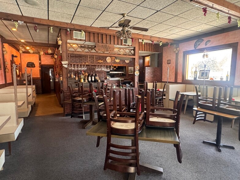 More Photos Of 1705 Columbus Ave, Bay City Restaurant For Sale