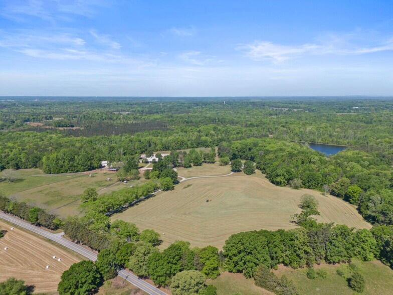 More Photos Of 299 McKelvey Rd, Pelzer Specialty For Sale