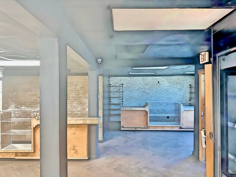 More Photos Of 5277 W Jefferson Blvd, Los Angeles General Retail For Sale