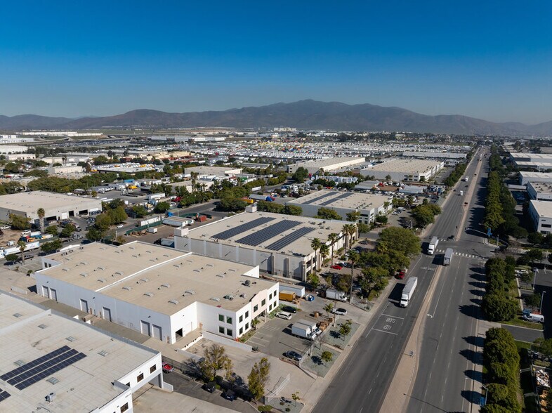 More Photos Of 8594 Siempre Viva Rd, San Diego Manufacturing For Lease