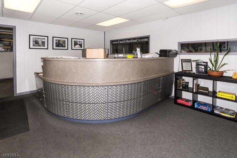 More Photos Of 131 Lincoln Blvd, Middlesex Manufacturing For Lease